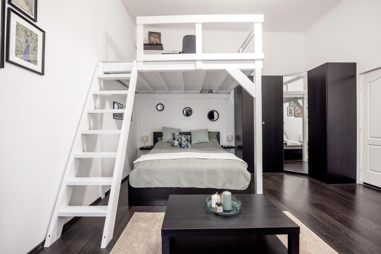 Appartement Charming Downtown Hideaway Steps From New York Cafe! à Budapest Extérieur photo