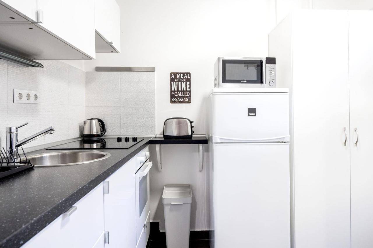 Appartement Charming Downtown Hideaway Steps From New York Cafe! à Budapest Extérieur photo