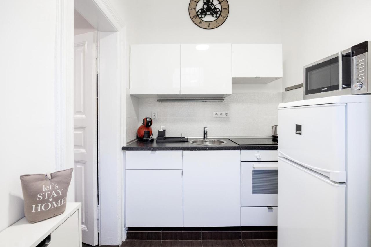 Appartement Charming Downtown Hideaway Steps From New York Cafe! à Budapest Extérieur photo