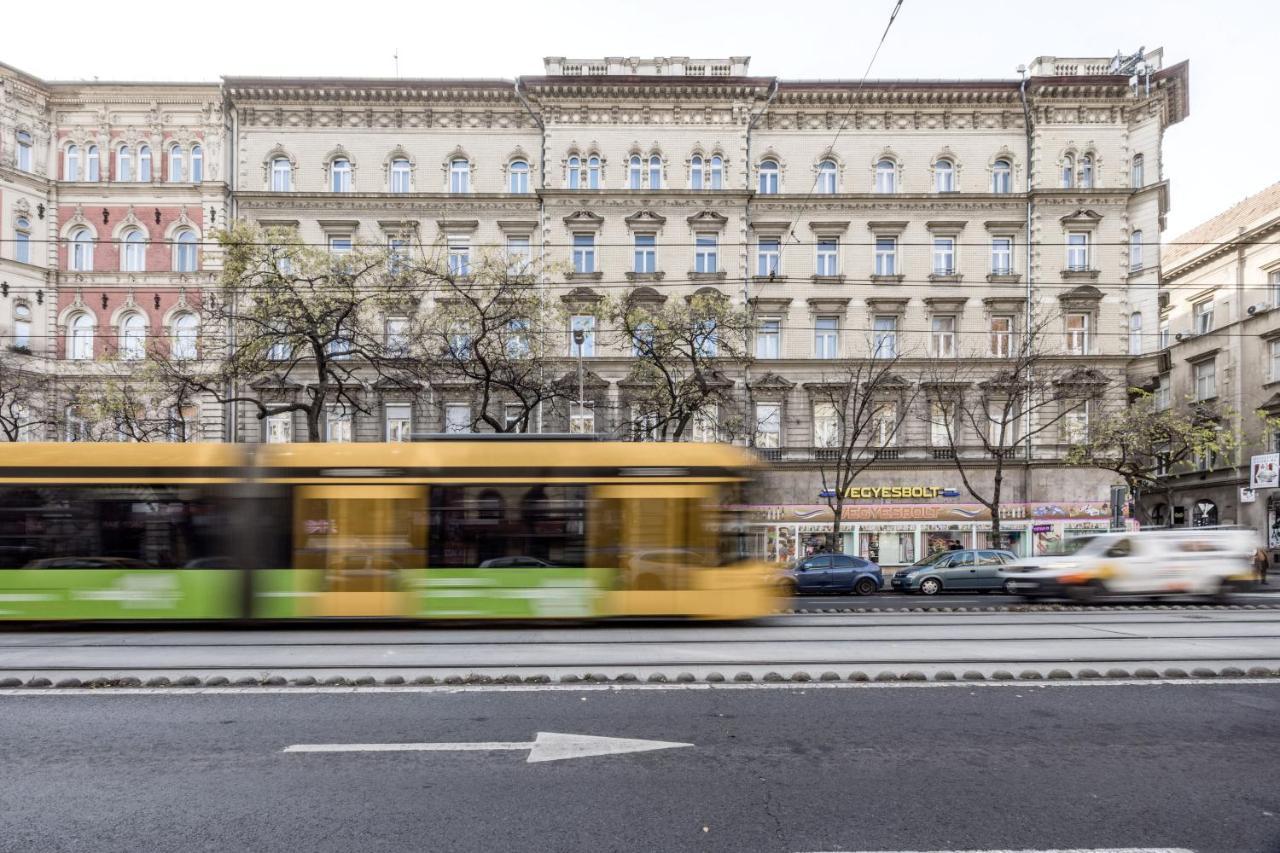 Appartement Charming Downtown Hideaway Steps From New York Cafe! à Budapest Extérieur photo